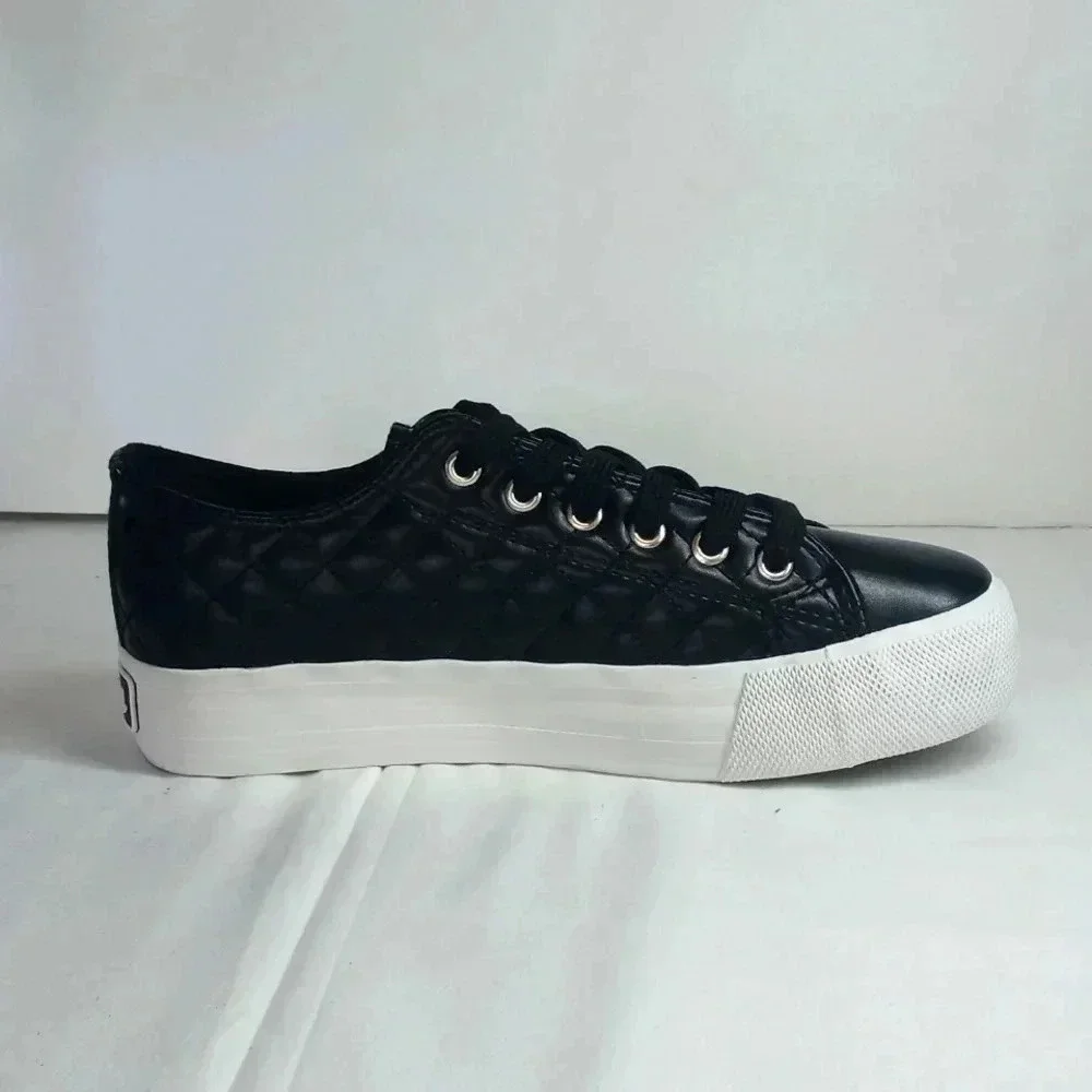 Mudd Beyley lace up platform sneaker